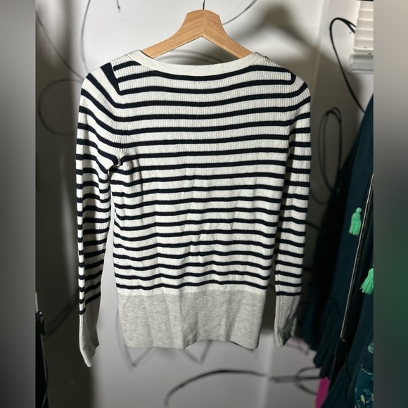 Loft Navy and White w/Gray Colorblock Sweater Women’s XS Soft Knit Crew Neck - Picture 7 of 7